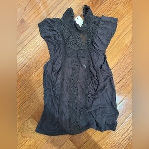NWT LACE RUFFLE TANK